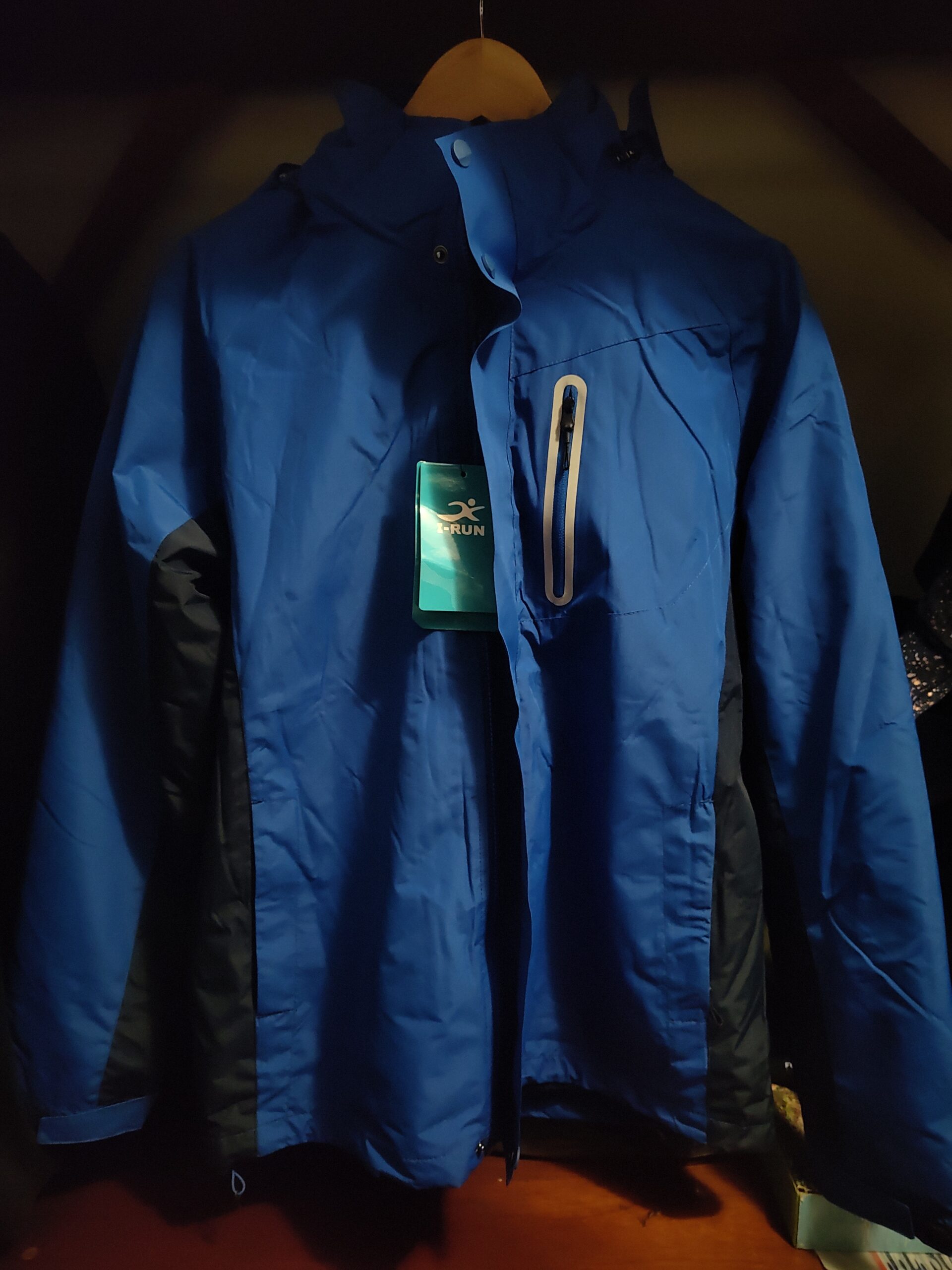 Campera Azul Impermeable con Polar Desmontable Hombre L