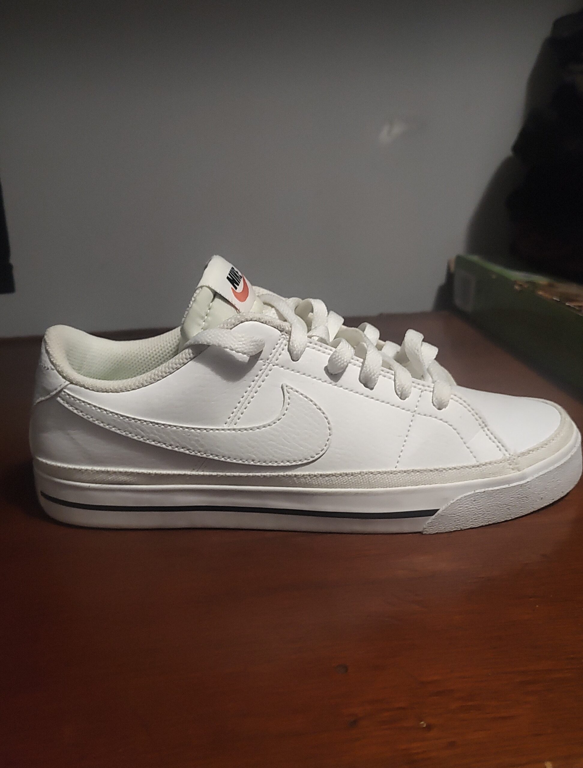 Zapatillas Nike Blancas Talle 39 - Image 3